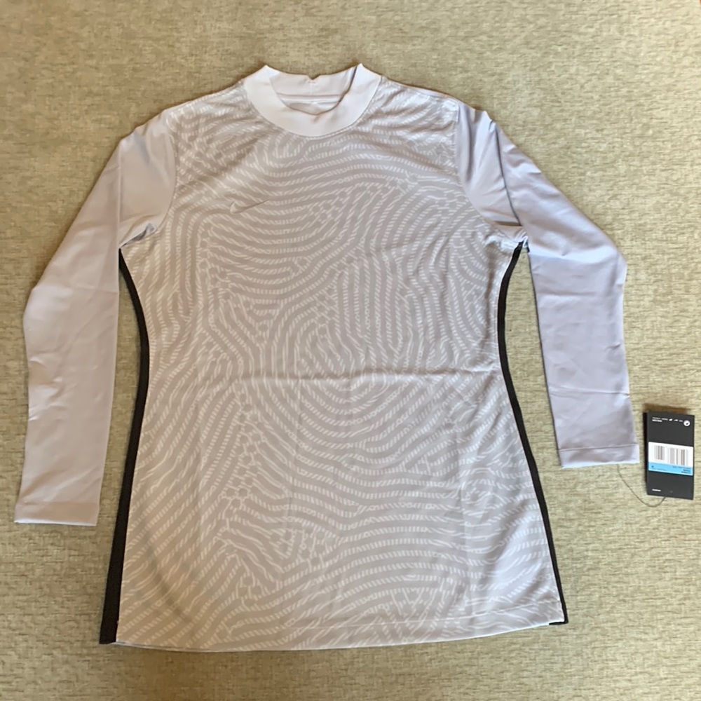 New!!! Nike long sleeve Dri-FIT tee shirt. Women’s size medium.